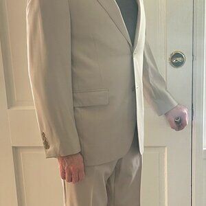 Men's Samuelsohn Summer Suit.  42R, 34 waist.